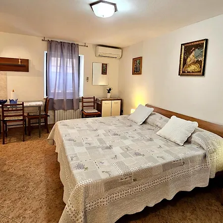 Appartments Grgeta * Funtana